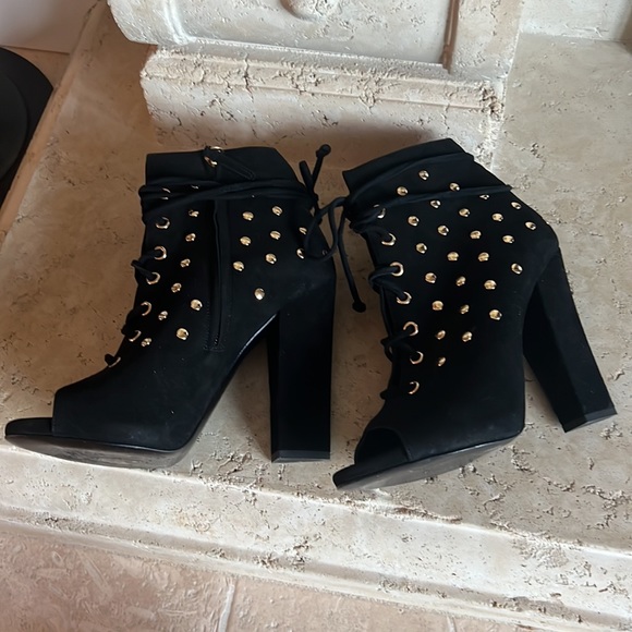 Giuseppe Zanotti Black Suede Alien Peep Toe Booties - Picture 7 of 9